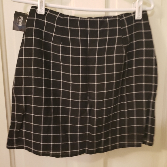 Lydelle Plaid Button Front Skirt - Picture 8 of 8